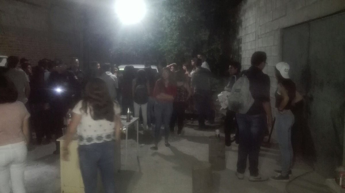 Fiesta clandestina en un taller mecánico: 51 detenidos | Actualidad