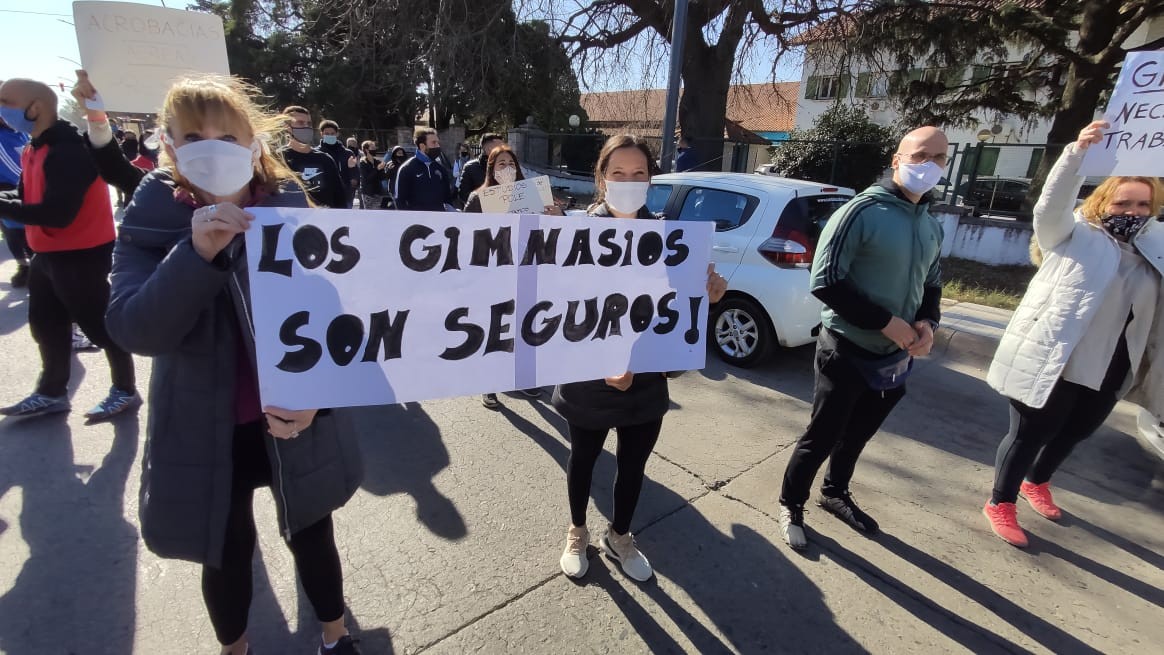 FOTOS: reclamo frente al COE por la apertura de gimnasios | Córdoba