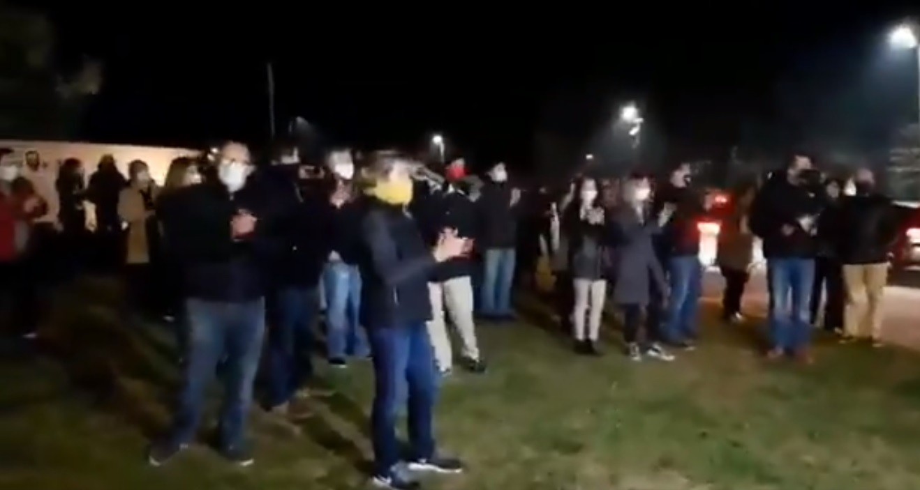 Cacerolazo en el barrio privado de Pilar donde Lázaro Báez cumplirá arresto domiciliario | Política y economía