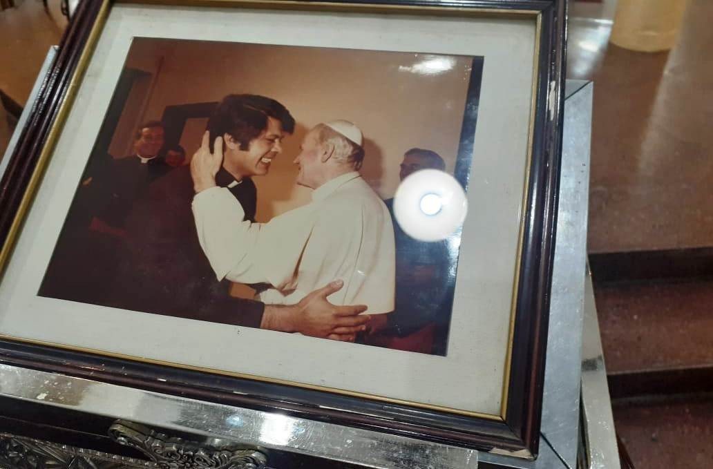 Despiden al padre Juárez: en el cajón acompañó una significativa foto | Actualidad