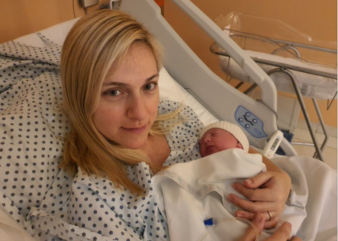 Nació en su casa en plena pandemia y su papá contó el minuto a minuto en redes | Actualidad