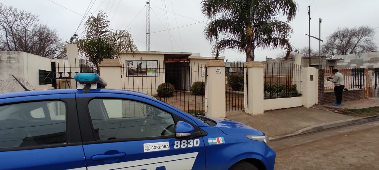 Oficio religioso con unos 100 fieles suspendido por la policía en Bell Ville | Córdoba