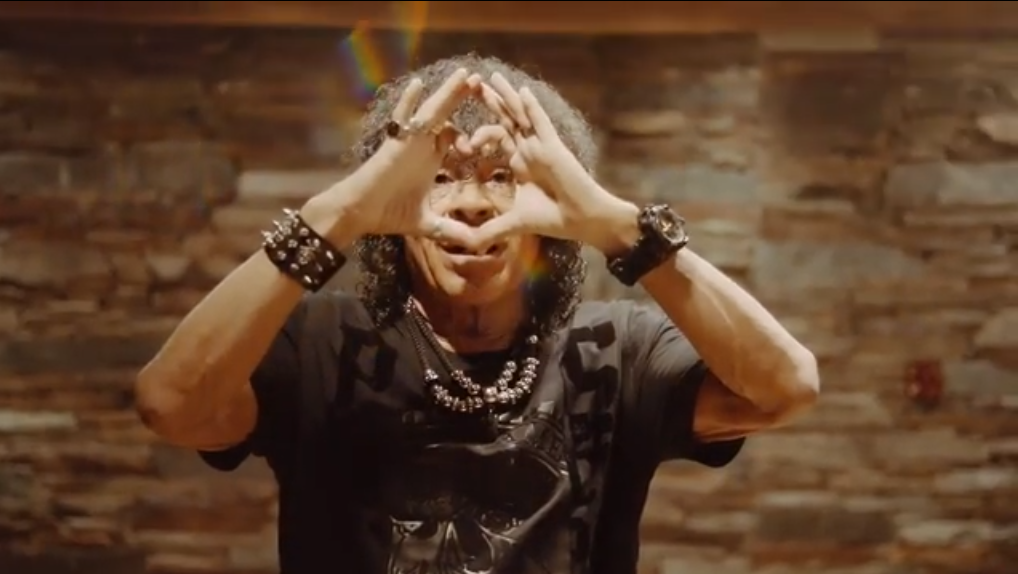 VIDEO: el regalo de "La mona" Jiménez para el día del amigo, "de esta salimos" | Espectáculos