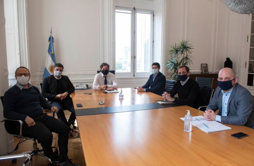 Cafiero y De Pedro recibieron a intendentes del PRO en un "café político" | Política y economía