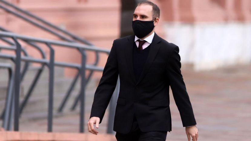 Guzmán dijo que "lo que piden los acreedores es ajustar jubilaciones y eso no lo vamos a hacer" | Política y economía