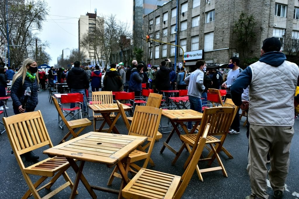 Mar del Plata arranca hoy "prueba piloto" con bares de 7 a 19 | Actualidad