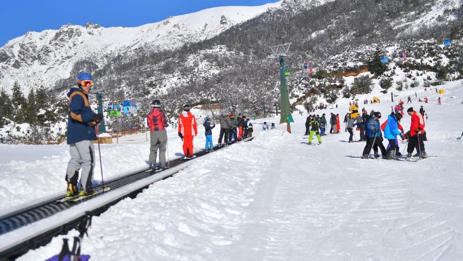 El Cerro Catedral reabrió su centro de esquí solo para residentes | Actualidad