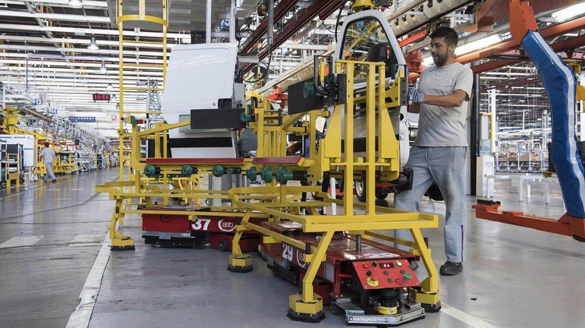 Oficializan la prohibición de despidos y suspensiones por 60 días en todo el país | Política y economía