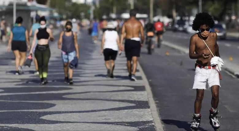 A pesar del récord de muertes por Covid-19, Brasil flexibiliza el ingreso de ciudadanos extranjeros | Internacionales