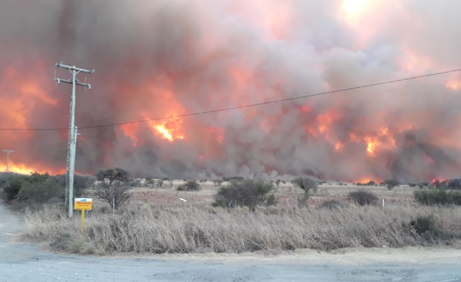 Fuego en Córdoba: combaten incendios en distintos sectores de la provincia | Córdoba
