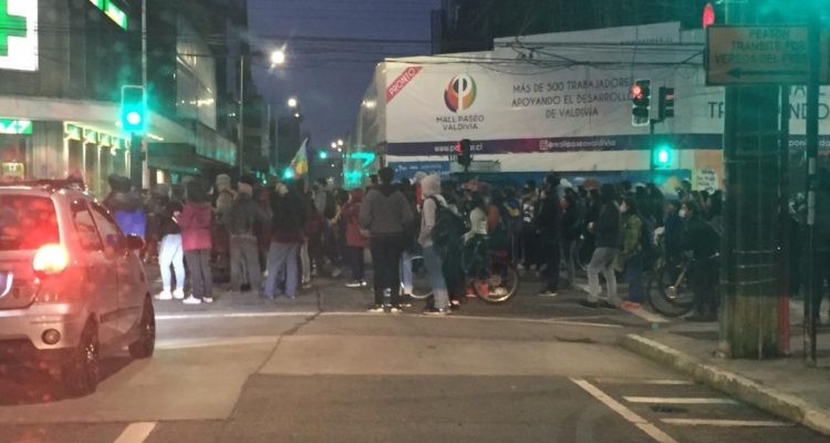 Al menos cinco detenidos por desórdenes públicos tras protesta "pro mapuche" en Chile | Internacionales