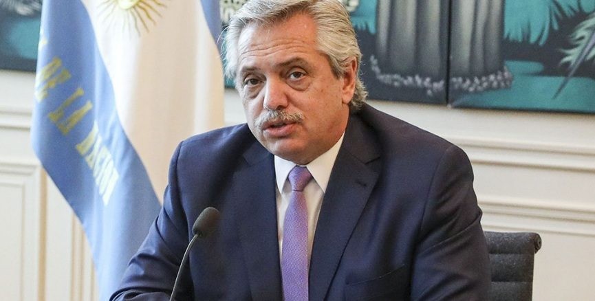 Denuncian penalmente a Alberto Fernández por prohibir las reuniones familiares | Política y economía