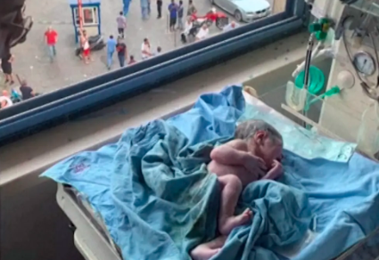 Video: el bebé que nació justo en el momento de una de las explosiones de Beirut | Internacionales