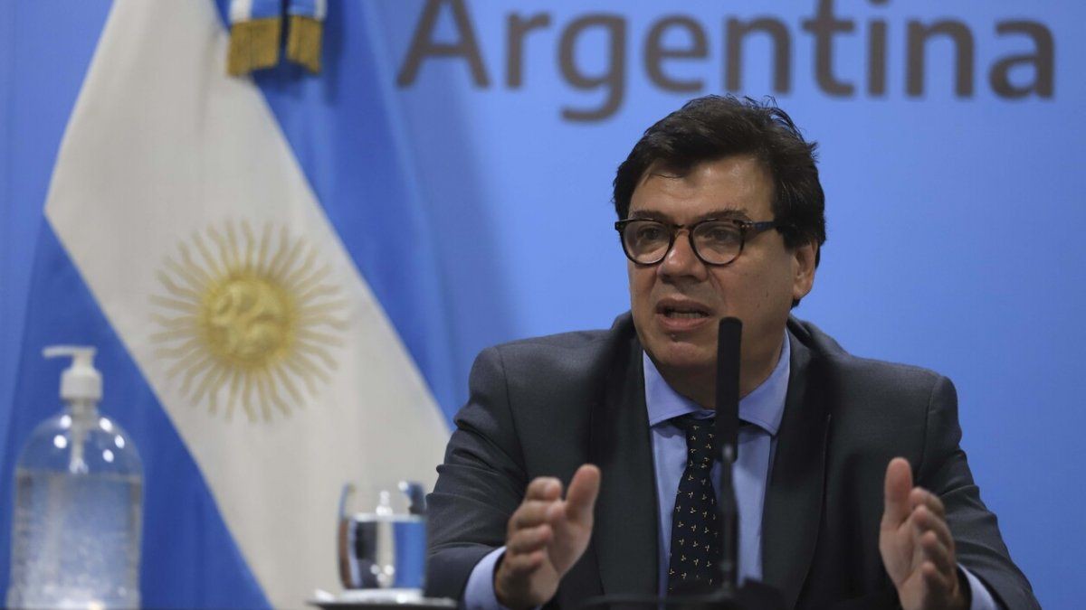 Gobierno: el empleo cayó menos de lo previsto y hay "contratación de trabajadores" | Política y economía