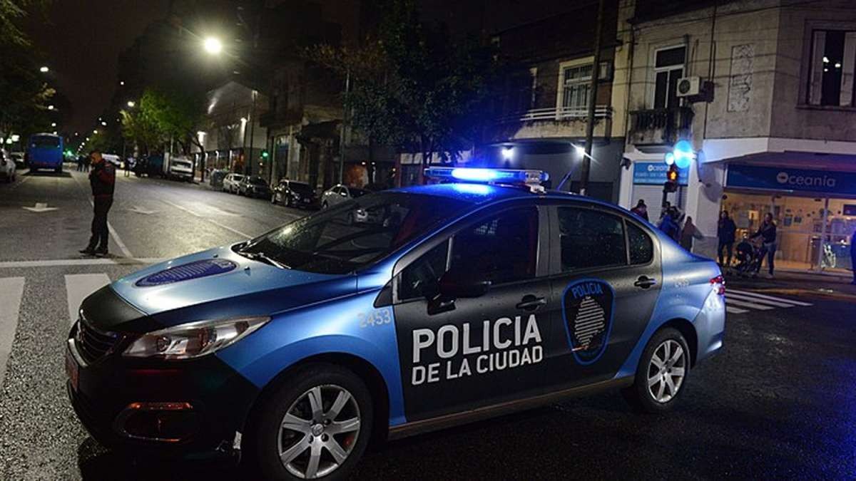 Policía terminó su turno y salió a robar cerca de la comisaría | Actualidad