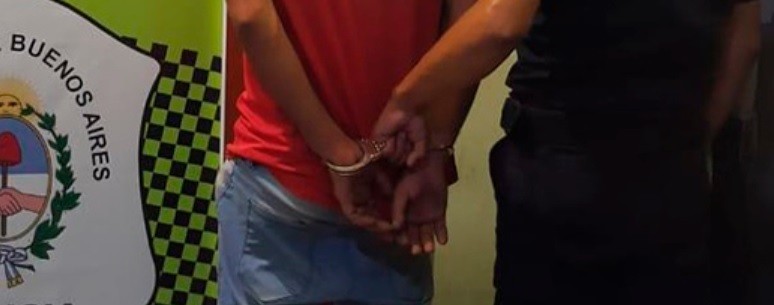 Llegó borracho a su casa, le pegó a su mamá y lo arrestaron | Actualidad