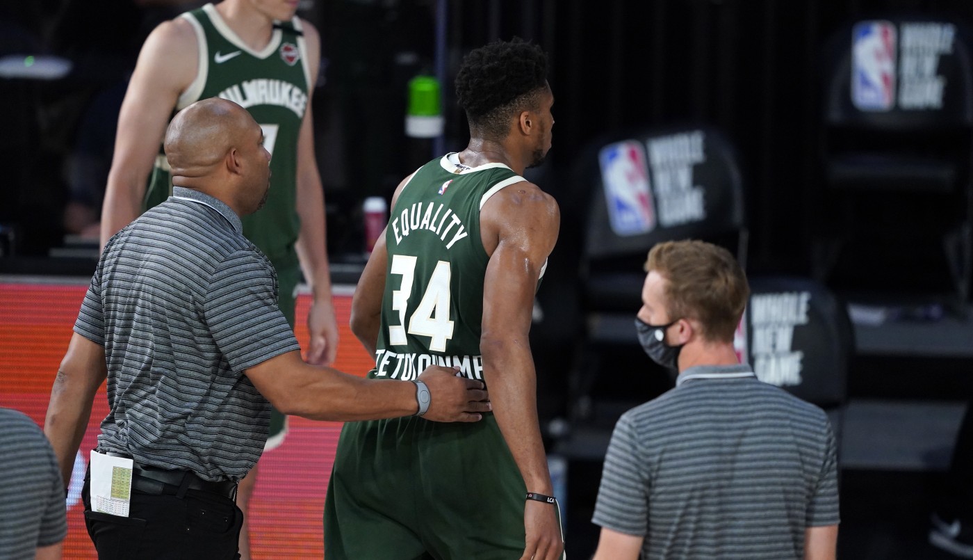 Escándalo en la NBA por el cabezazo de Giannis Antetokounmpo a Moritz Wagner | Deportes