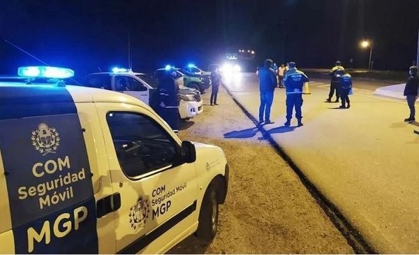 Está embarazada de mellizos y tuvo que dormir en la ruta 2 porque no la dejaron entrar a Mar del Plata | Actualidad