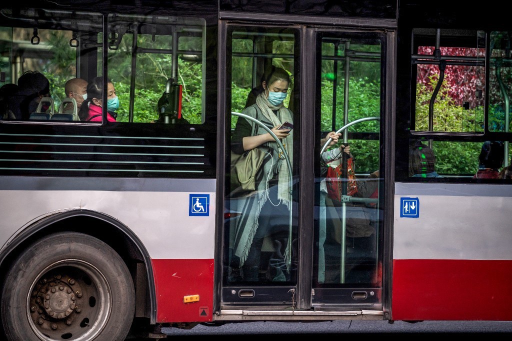 Un micro en China y el nuevo indicio de la propagación del coronavirus por el aire | Internacionales