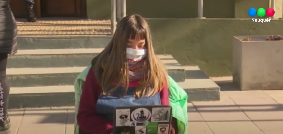 Docentes fueron a buscar señal de internet en Casa de Gobierno pero no encontraron conectividad para conectarse con sus alumnos | Actualidad