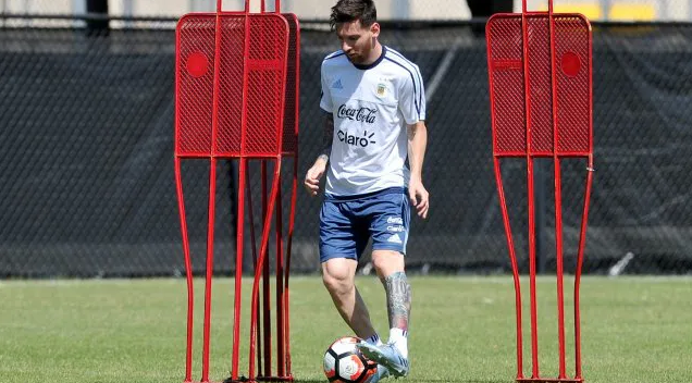 Messi: la burbuja argentina de Ezeiza espera recibir a Leo | Deportes