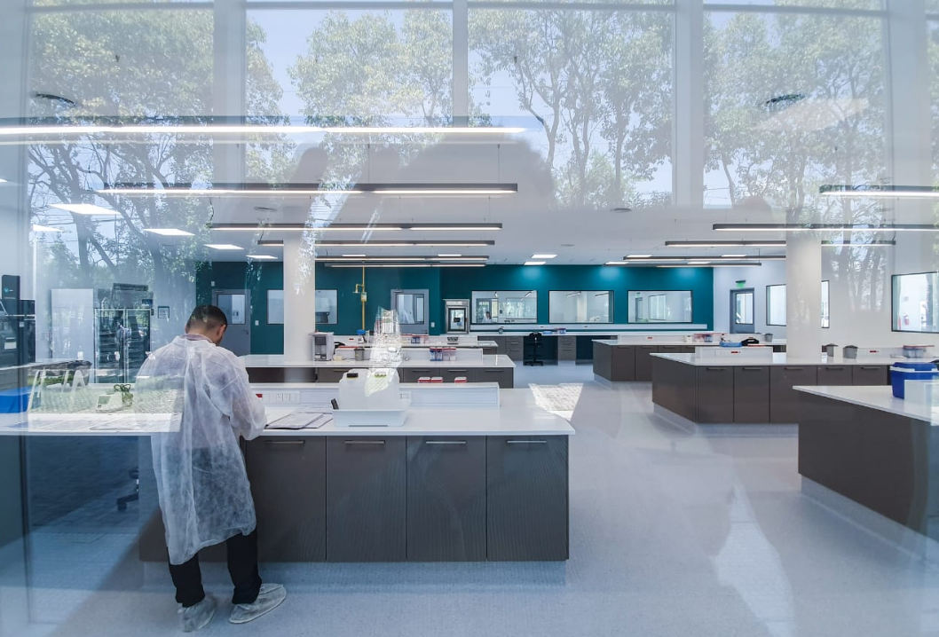 Un graduado de la UNL trabaja en la producción de la vacuna contra COVID-19 | Actualidad