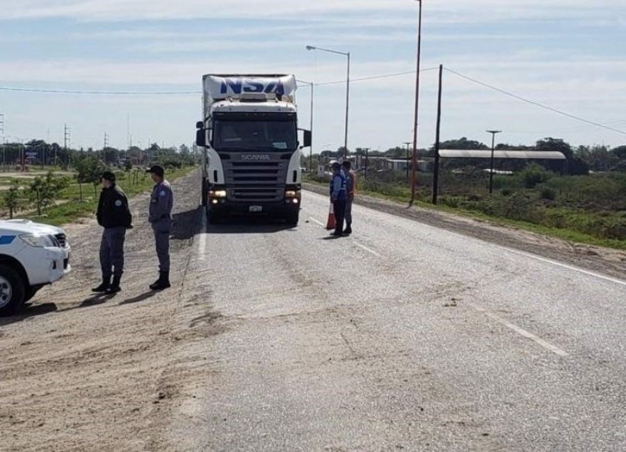 Un camionero de Olavarría está preso en Formosa por bajar a controlar la descarga | Actualidad