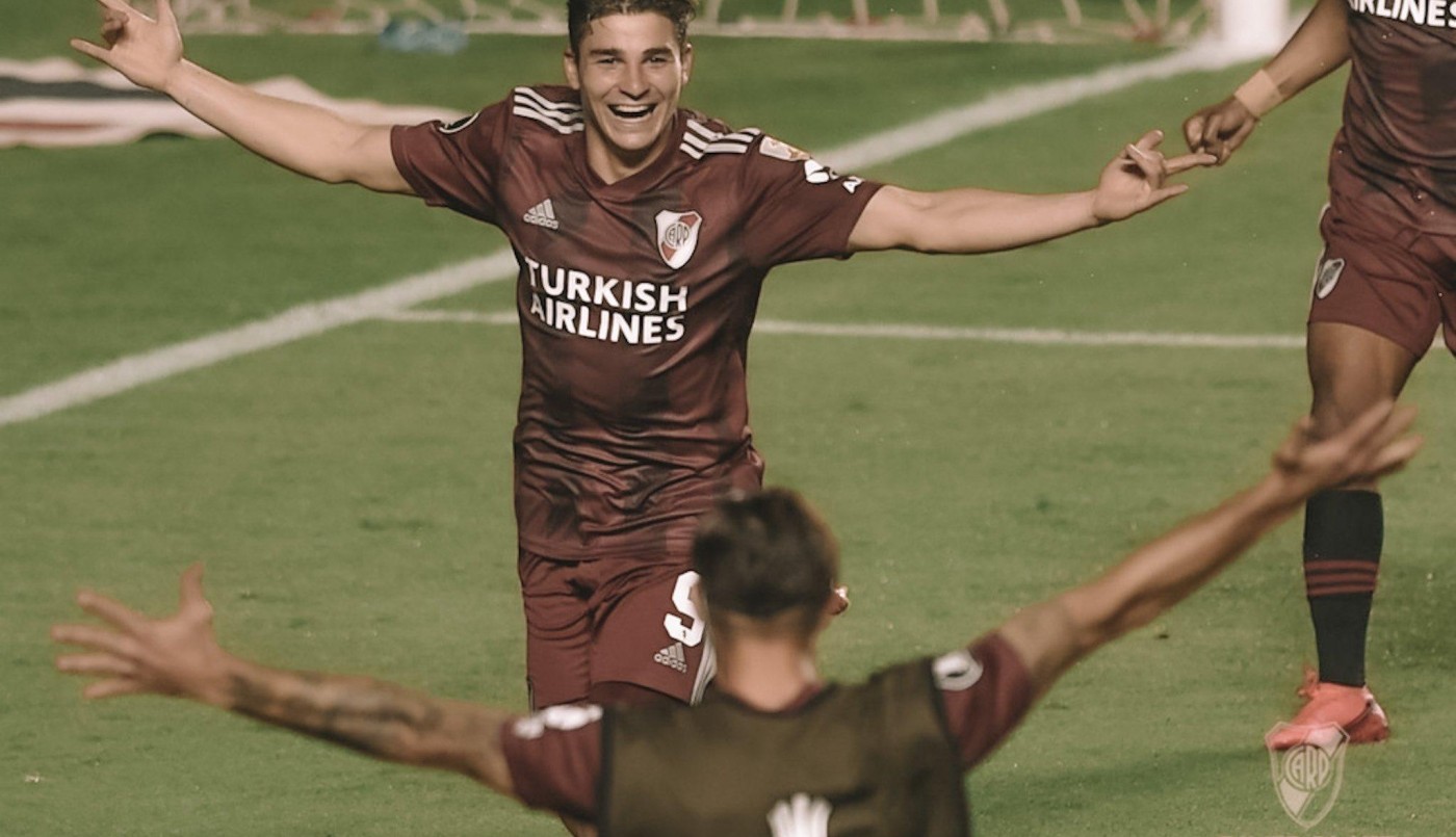 El jugador de River Julián Álvarez le regaló una camioneta a su técnico de la infancia | Deportes