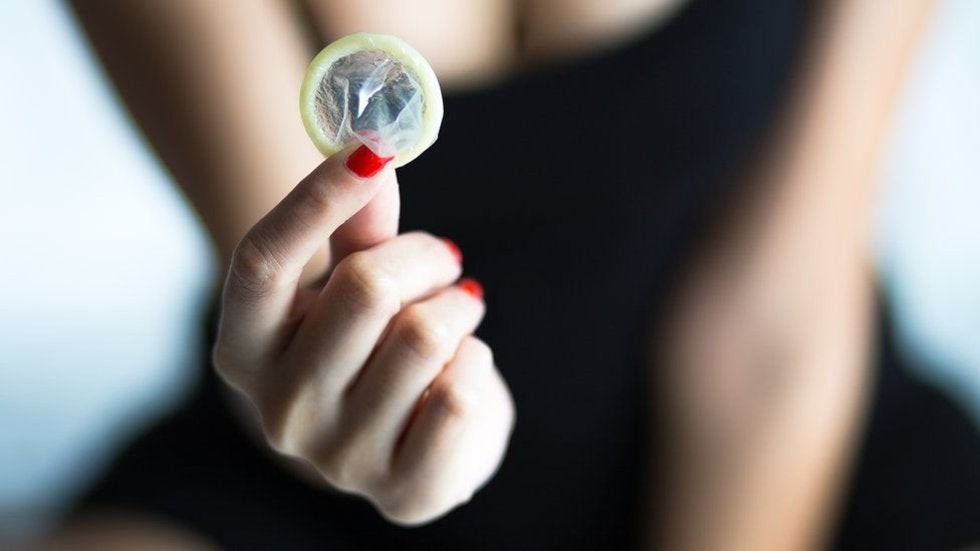 Denuncia por "stealthing": acusó a un embajador francés de sacarse el preservativo durante el sexo | Internacionales