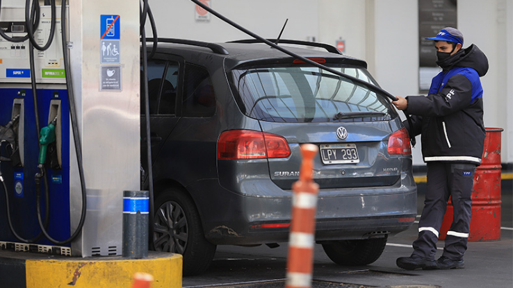 Postergaron por dos semanas la actualización de impuestos a los combustibles | Economía