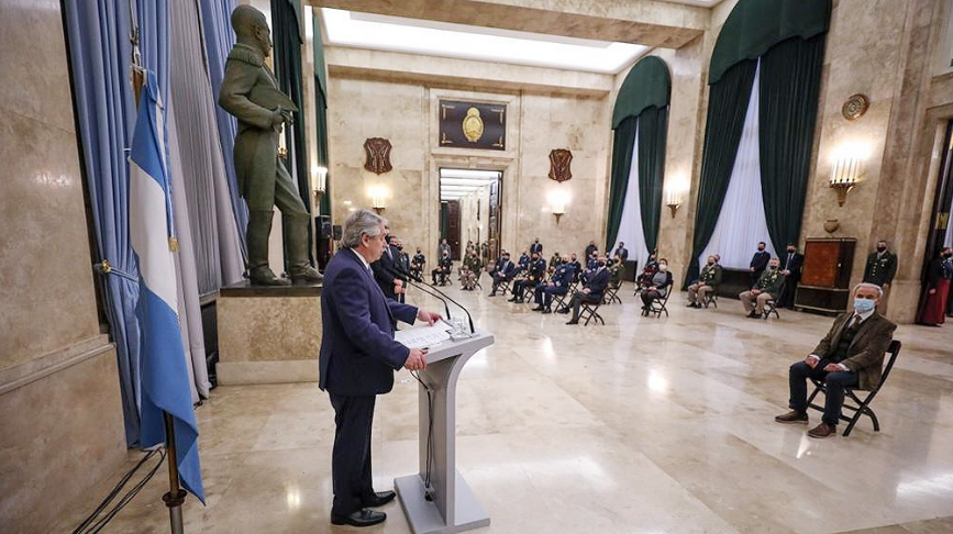 Oficializan mejoras salariales para personal de Fuerzas Armadas y de Seguridad | Política y economía