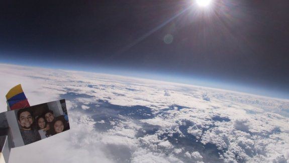 Video: ató una cámara a un globo de helio y logró imágenes asombrosas de la Tierra | Internacionales