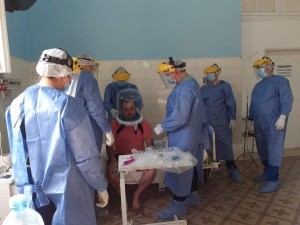 Santiago del Estero utilizó por primera vez un casco de oxígeno en pacientes con coronavirus | Actualidad