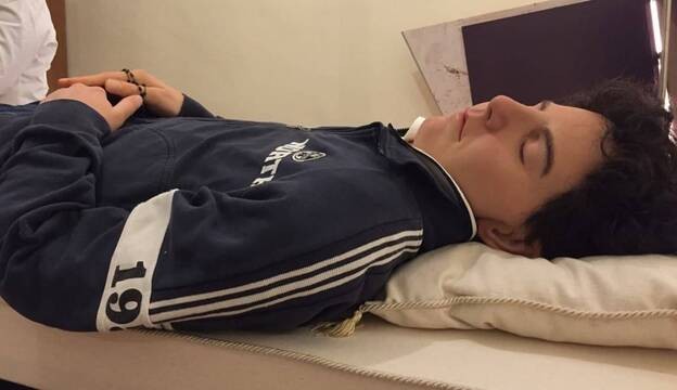 Sorprenden las imágenes del cuerpo exhumado de Carlo Acutis, "el primer santo en jeans" | Internacionales