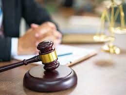 Tiene 41 años y demandó a sus padres para que lo mantengan de por vida porque "son muy ricos" | Curiosidades