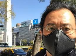 El embajador japonés que se volvió viral al mostrar cómo preparó milanesas con puré | Actualidad