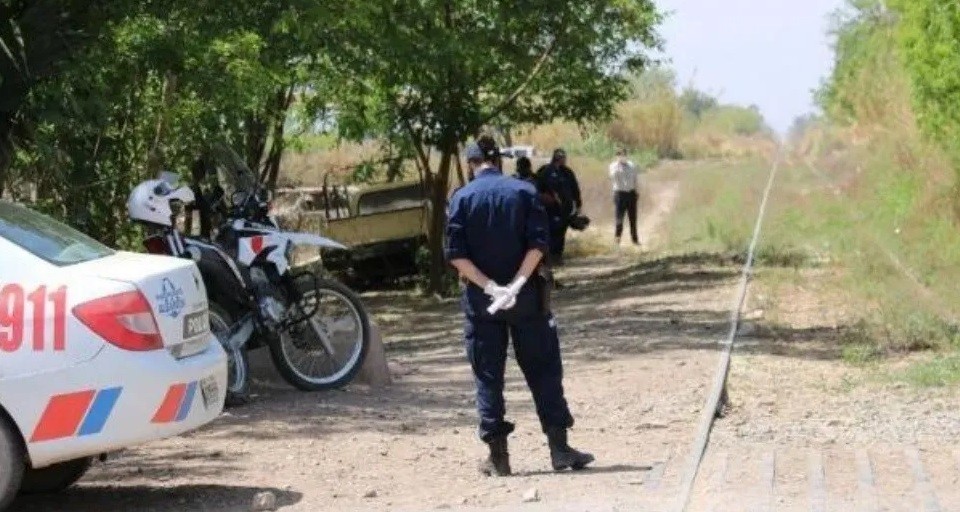Nene se resbaló cuando jugaba a colgarse del tren: perdió las piernas | Actualidad