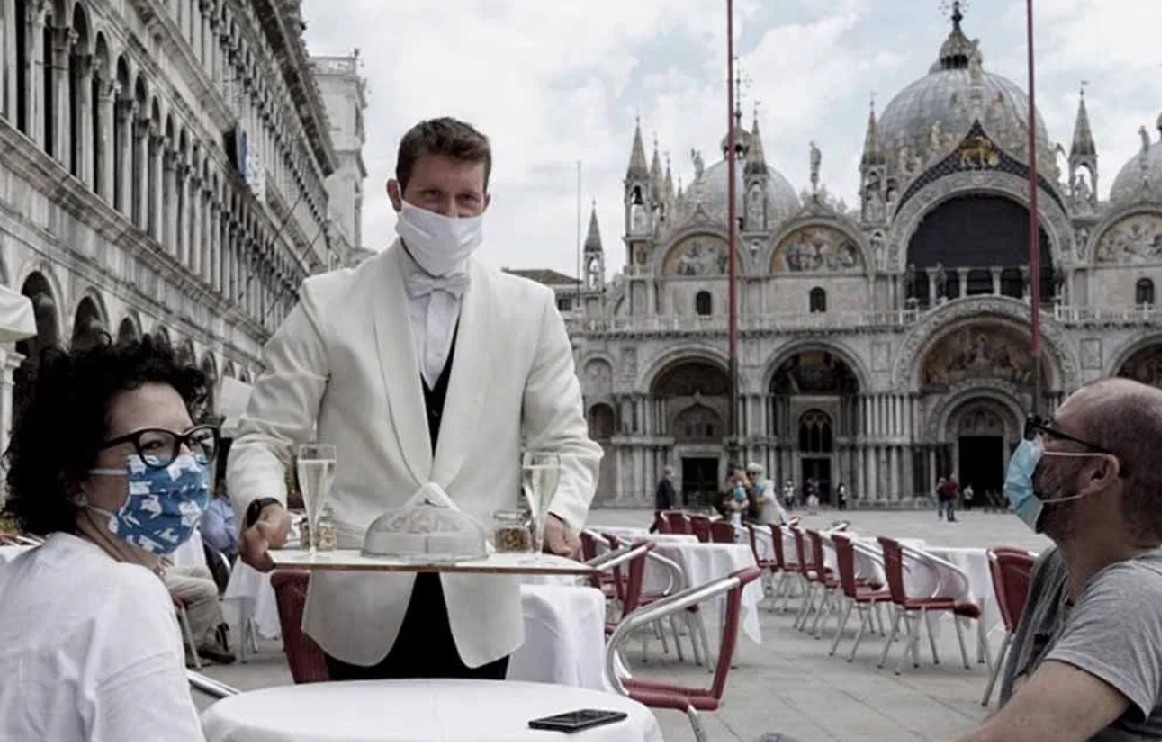 Italia registra más de 10.000 casos diarios de coronavirus y el Gobierno ve un "problema serio" | Internacionales