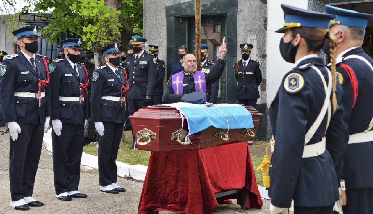 Despidieron con honores al policía asesinado en un colectivo | Actualidad