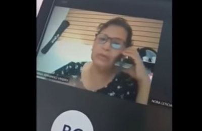 Una maestra se olvidó de apagar el micrófono para atender una llamada e insultó a sus alumnos | Internacionales