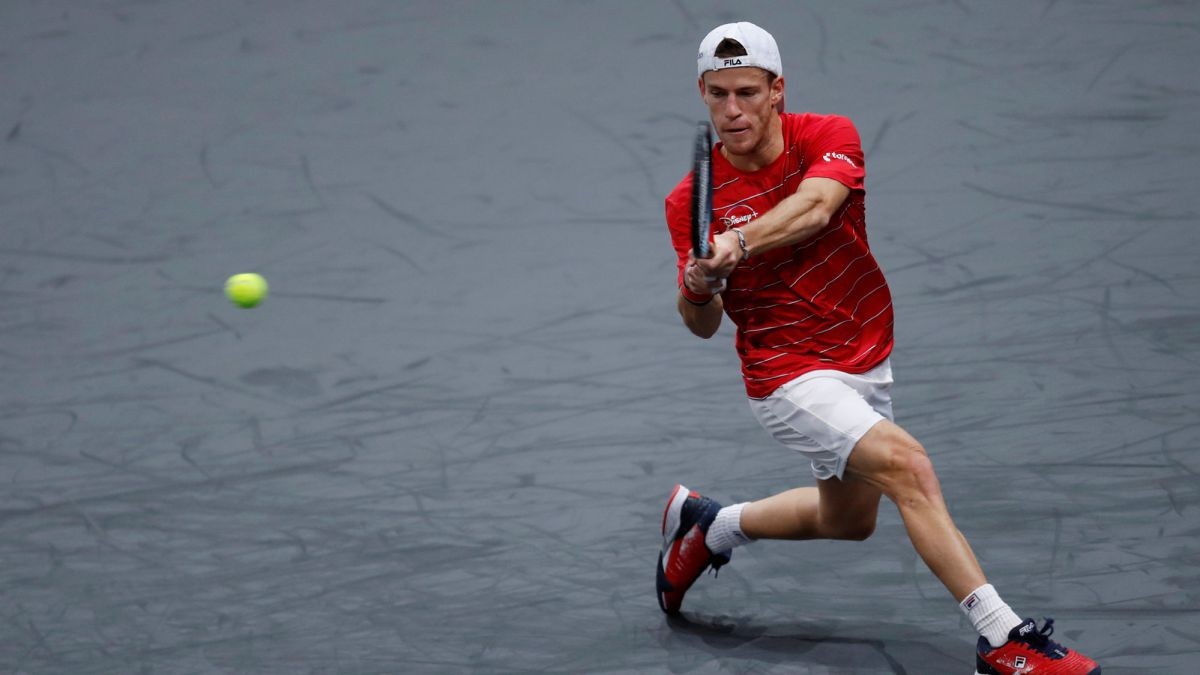 El "Peque" Schwartzman avanza en París y se lo dedicó a Maradona | Deportes