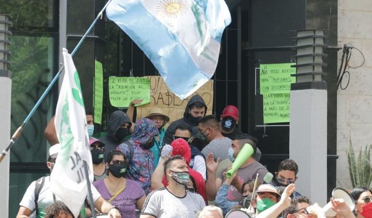 Otra violenta protesta del SUOEM: dos comerciantes fueron agredidos y heridos | Córdoba