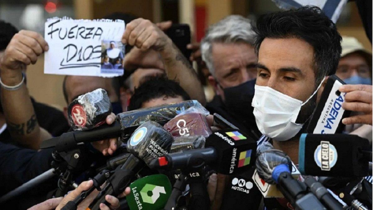 "Maradona sigue evolucionando bien y ya tiene muchas ganas de irse", asegura su médico | Deportes