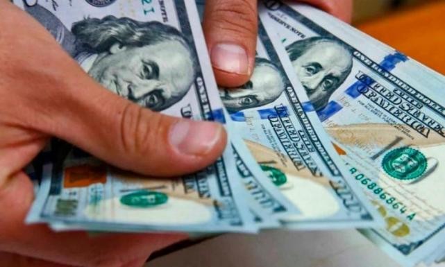 El dólar blue ya cotiza por debajo de los 150 pesos | Economía