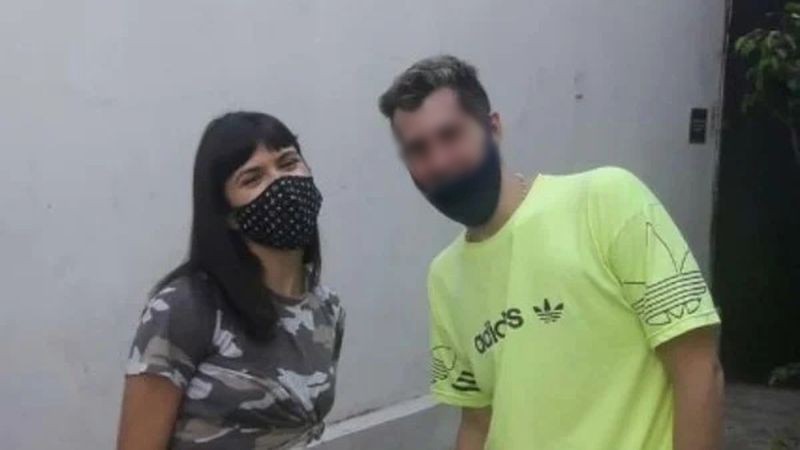 La foto del atacante con Julieta momentos antes del ataque en la escuela de danza | Actualidad