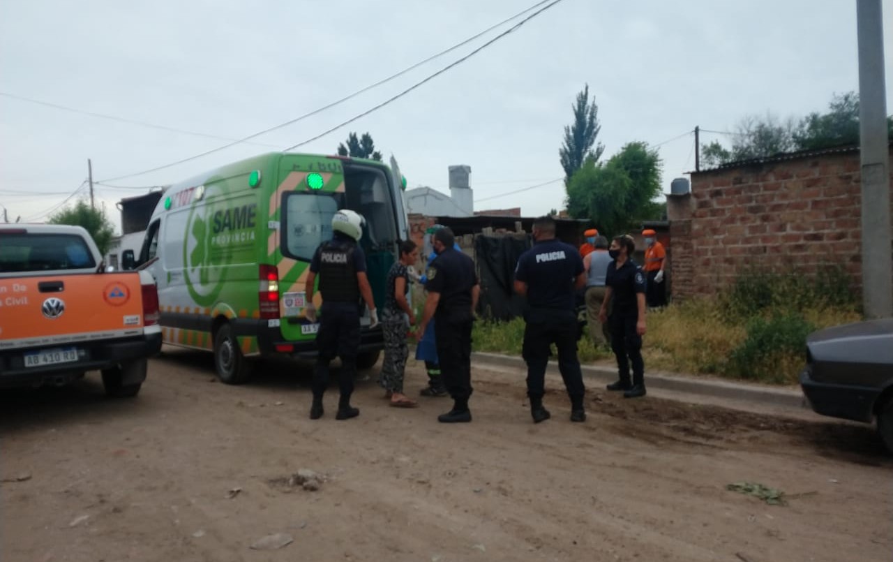 Una joven se electrocutó cuando saltaba un paredón | Actualidad