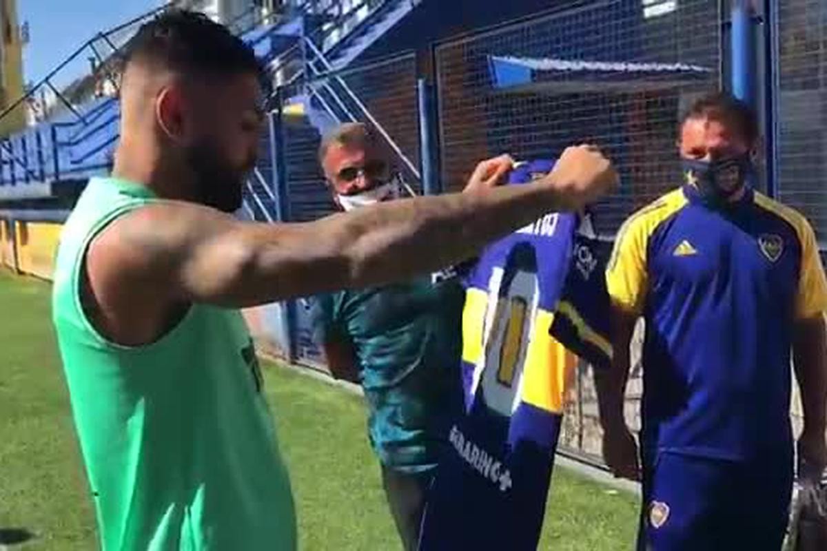 A un año de la final entre River y Flamengo por la Libertadores, Boca le regaló una camiseta a Gabigol | Deportes