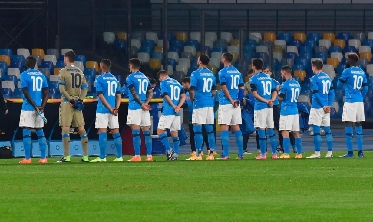 Jugadores del Nápoli salieron a cancha con la camiseta número 10 de Maradona | Deportes