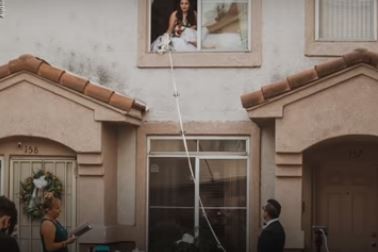 Video: Novia con Covid-19 se casó por la ventana | Internacionales