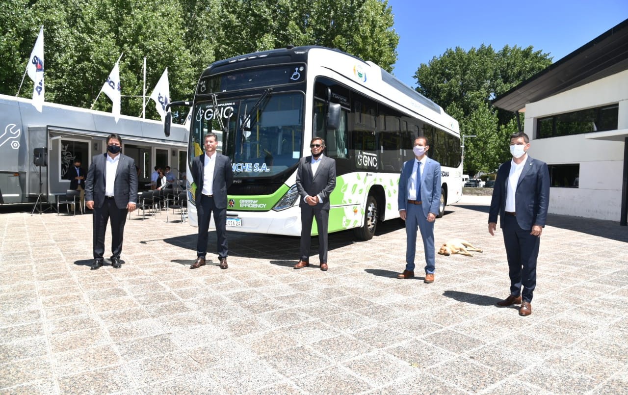 Neuquén tiene su primer colectivo que funciona con combustibles alternativos | Actualidad